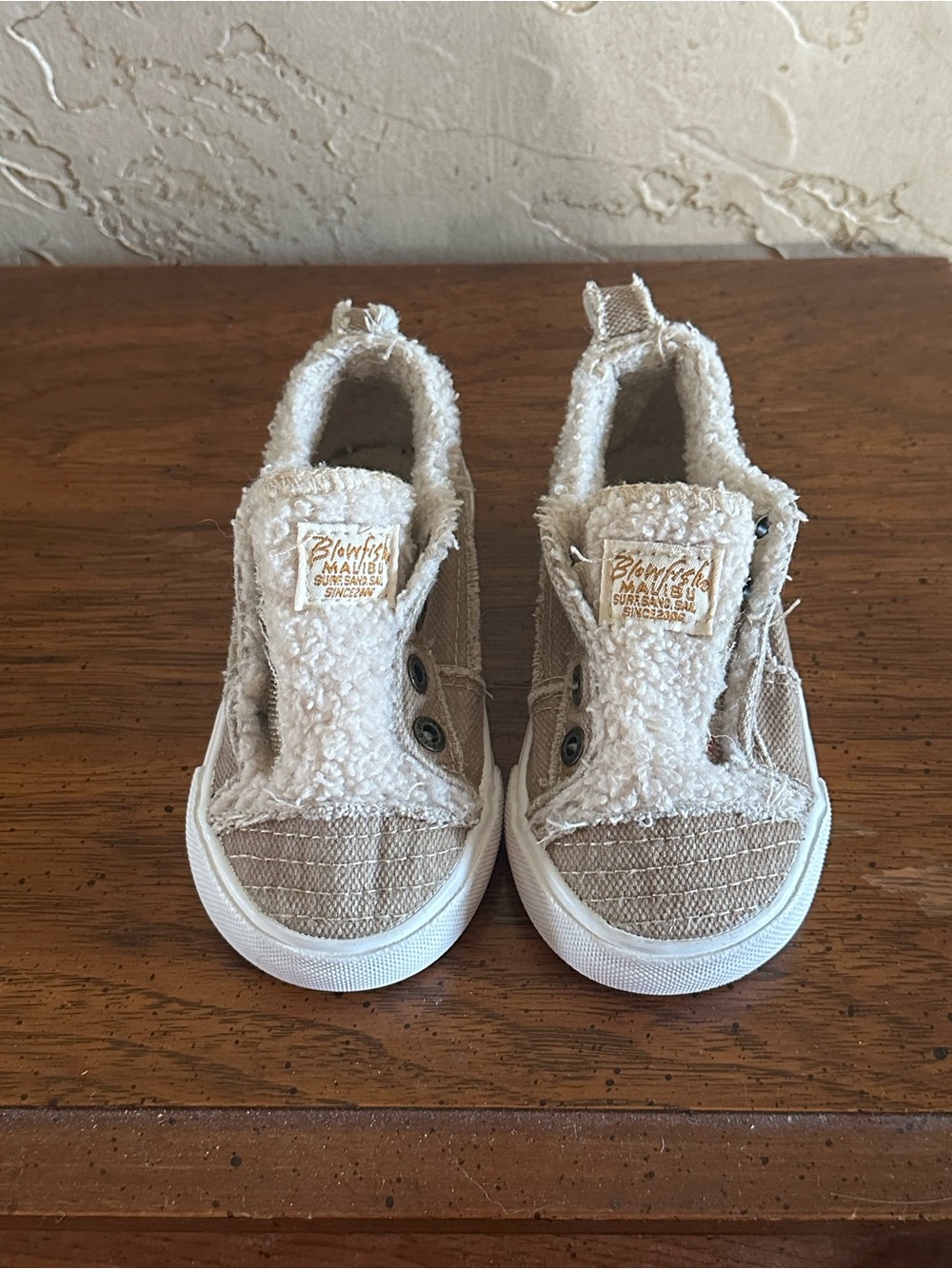 Blowfish Malibu Kids Toddler Beige Slip-On Faux Sherpa Fully Lined Shoes Size 7